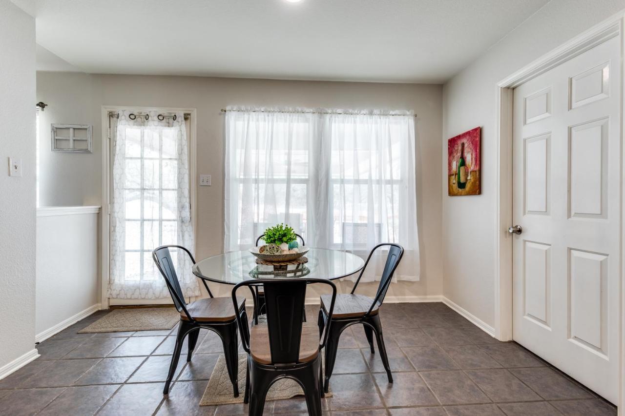 Spacious 5 Bdrm Home Mins To Wineries With Private Pool And Hot Tub! Джонсон-Сити Экстерьер фото