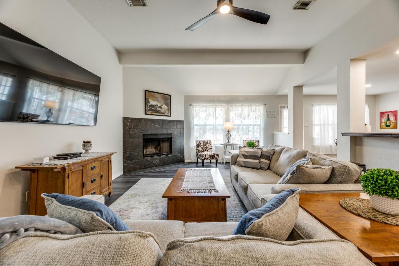 Spacious 5 Bdrm Home Mins To Wineries With Private Pool And Hot Tub! Джонсон-Сити Экстерьер фото