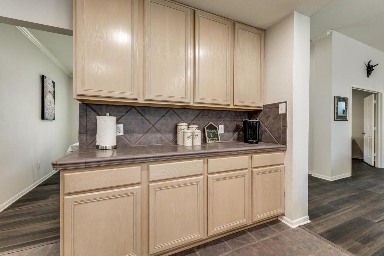 Spacious 5 Bdrm Home Mins To Wineries With Private Pool And Hot Tub! Джонсон-Сити Экстерьер фото