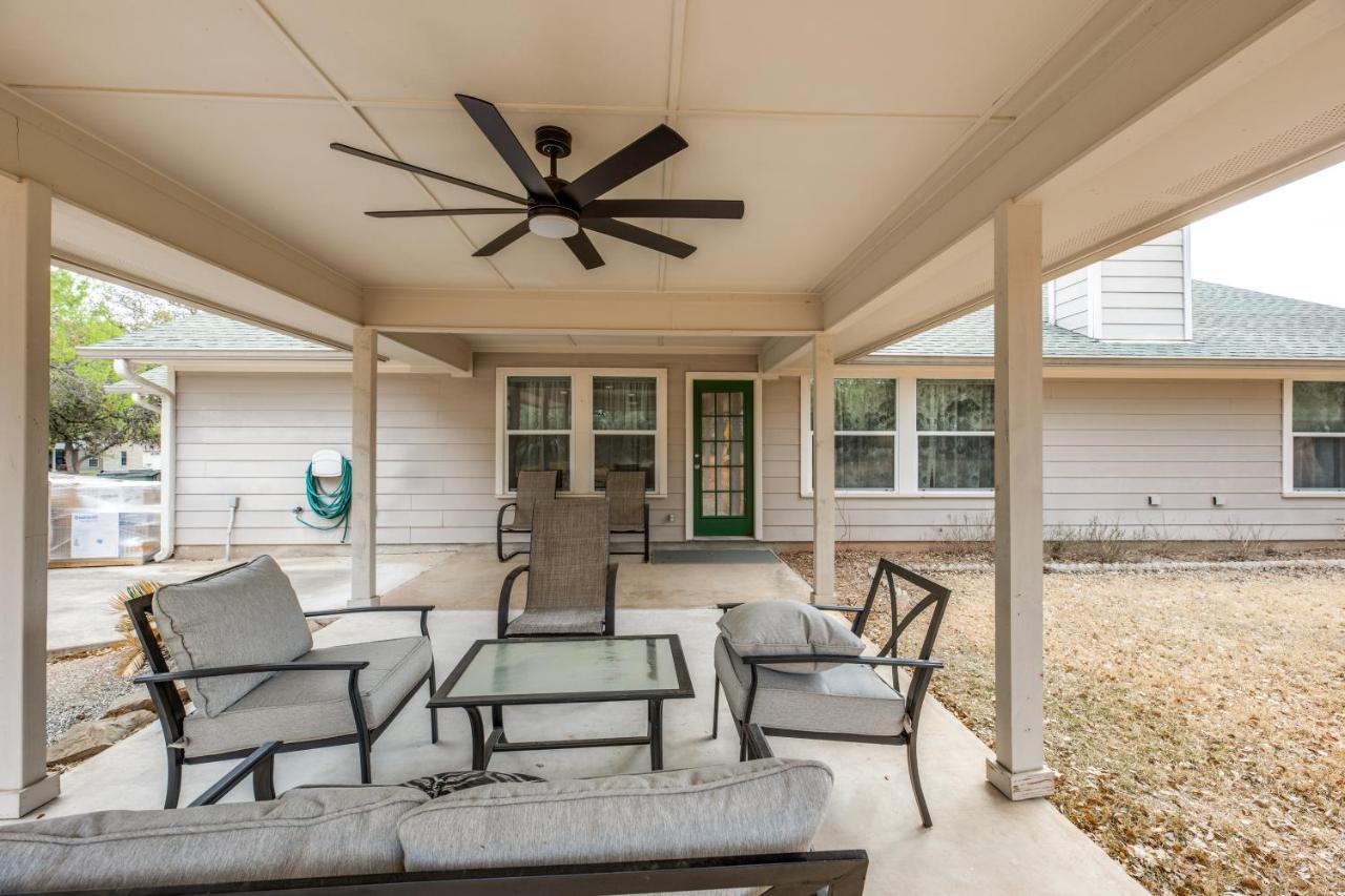 Spacious 5 Bdrm Home Mins To Wineries With Private Pool And Hot Tub! Джонсон-Сити Экстерьер фото