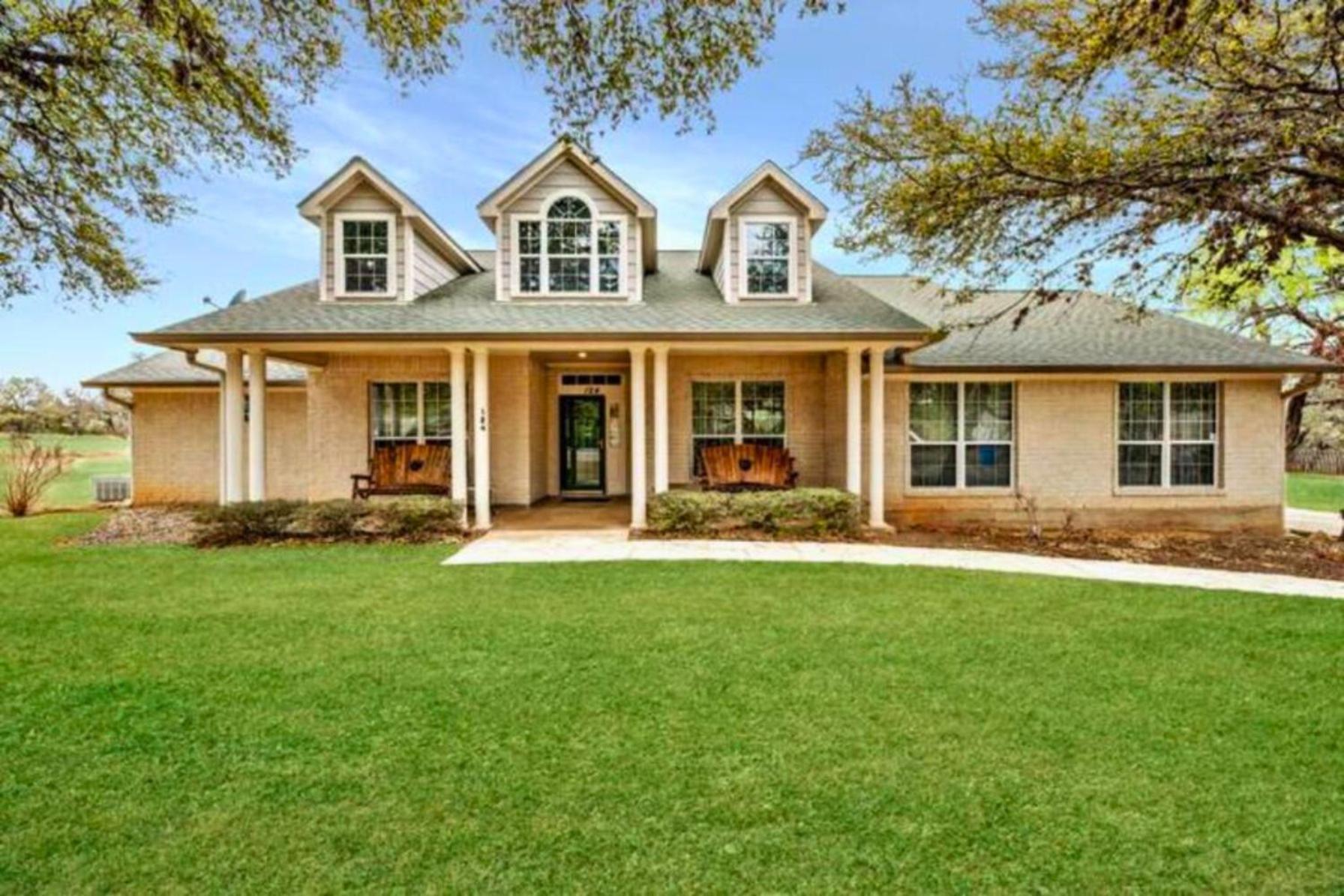 Spacious 5 Bdrm Home Mins To Wineries With Private Pool And Hot Tub! Джонсон-Сити Экстерьер фото