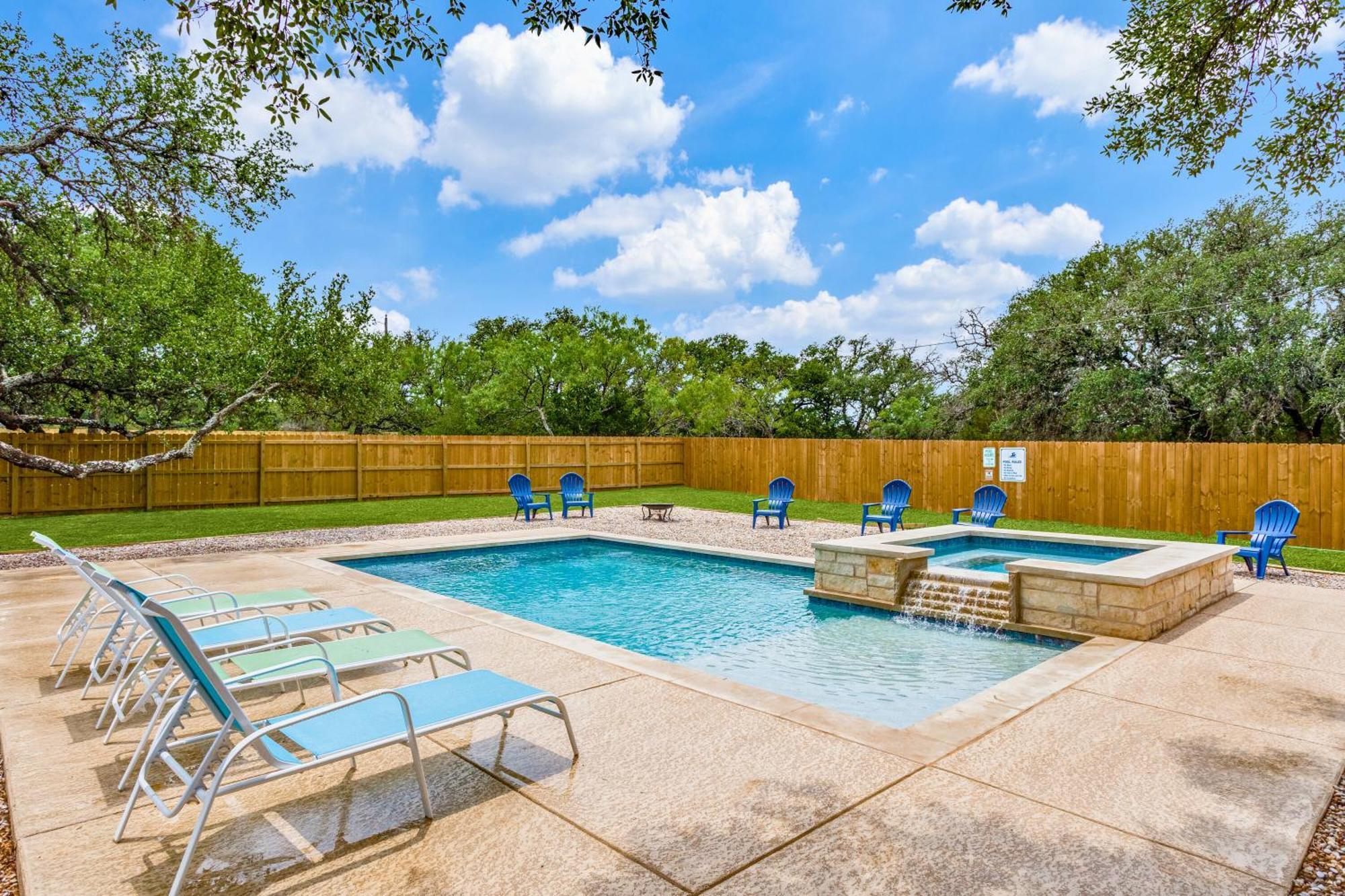 Spacious 5 Bdrm Home Mins To Wineries With Private Pool And Hot Tub! Джонсон-Сити Экстерьер фото