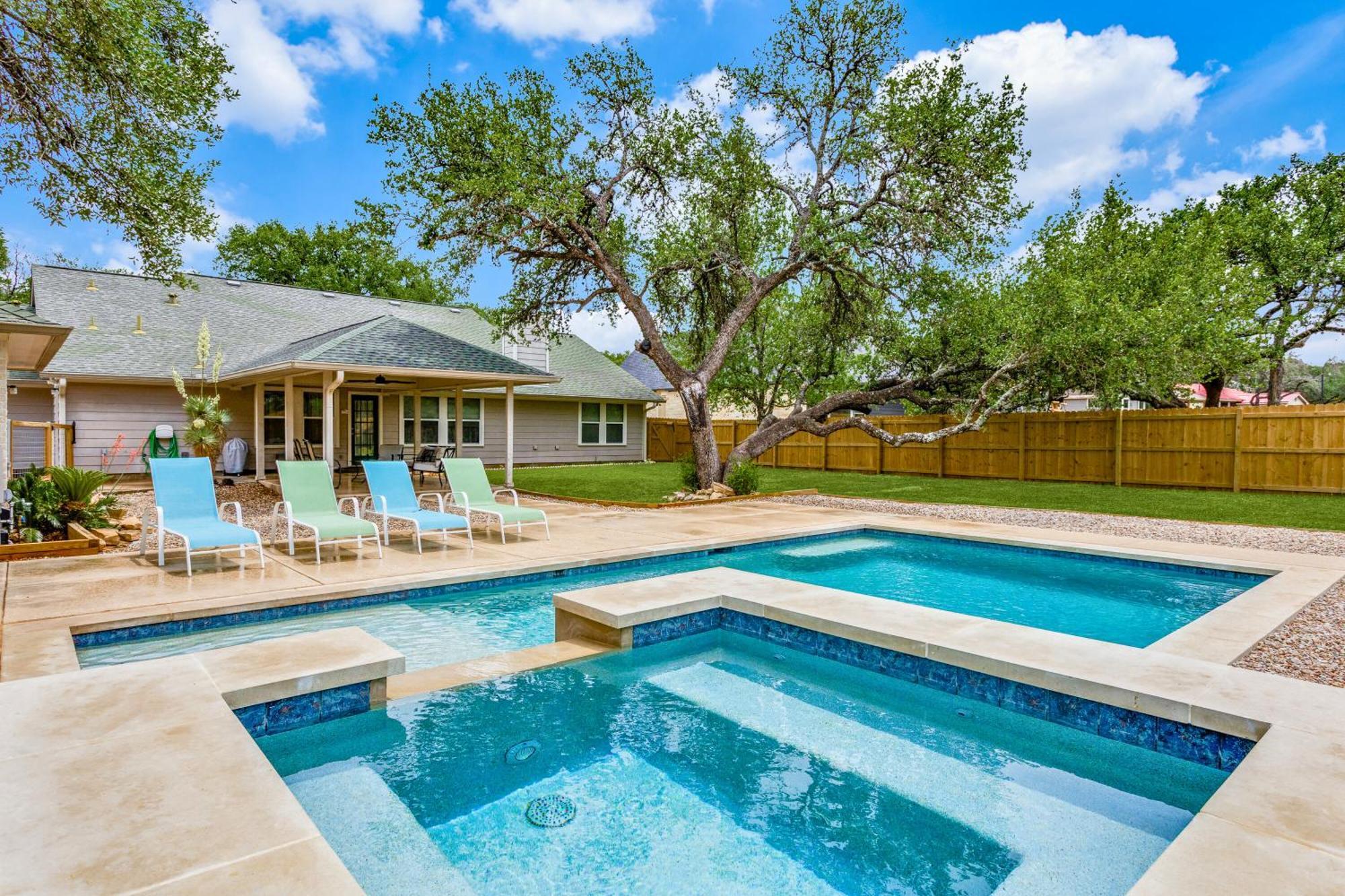 Spacious 5 Bdrm Home Mins To Wineries With Private Pool And Hot Tub! Джонсон-Сити Экстерьер фото